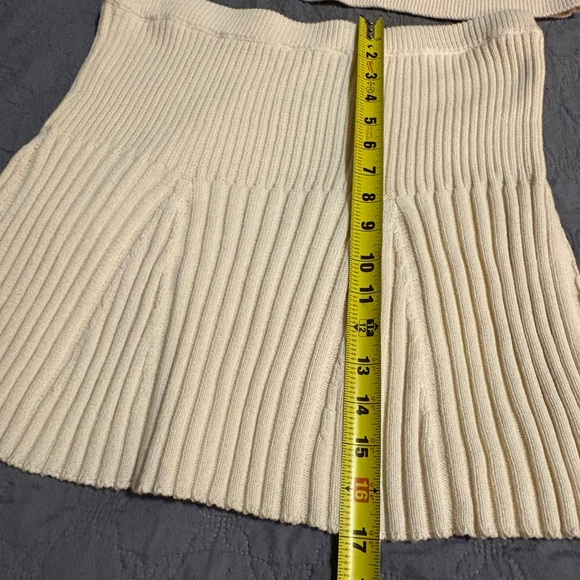 REFORMATION Beige Kate Organic Cotton Knit 2 Pieces Crop Top And
Mini Skirt Sz L - Picture 11 of 14